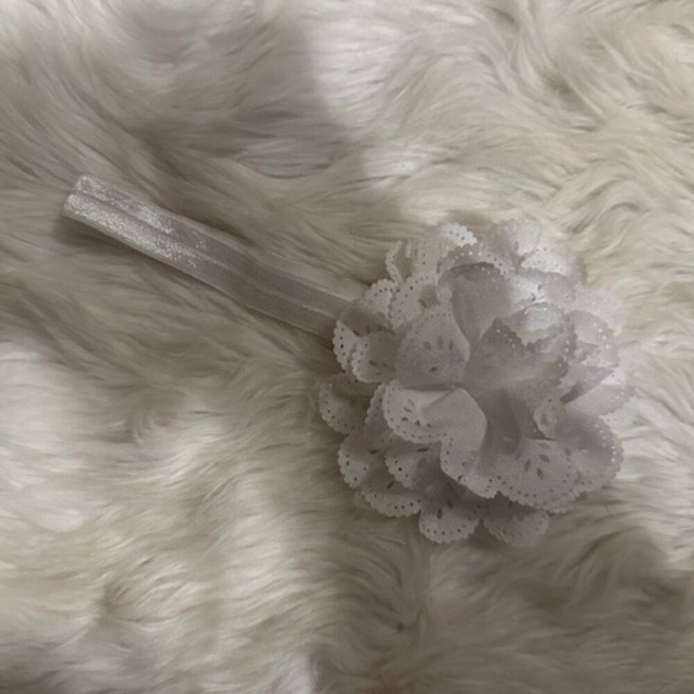 White Eyelet Flower Headband    7829  Handmade NWT Boutique